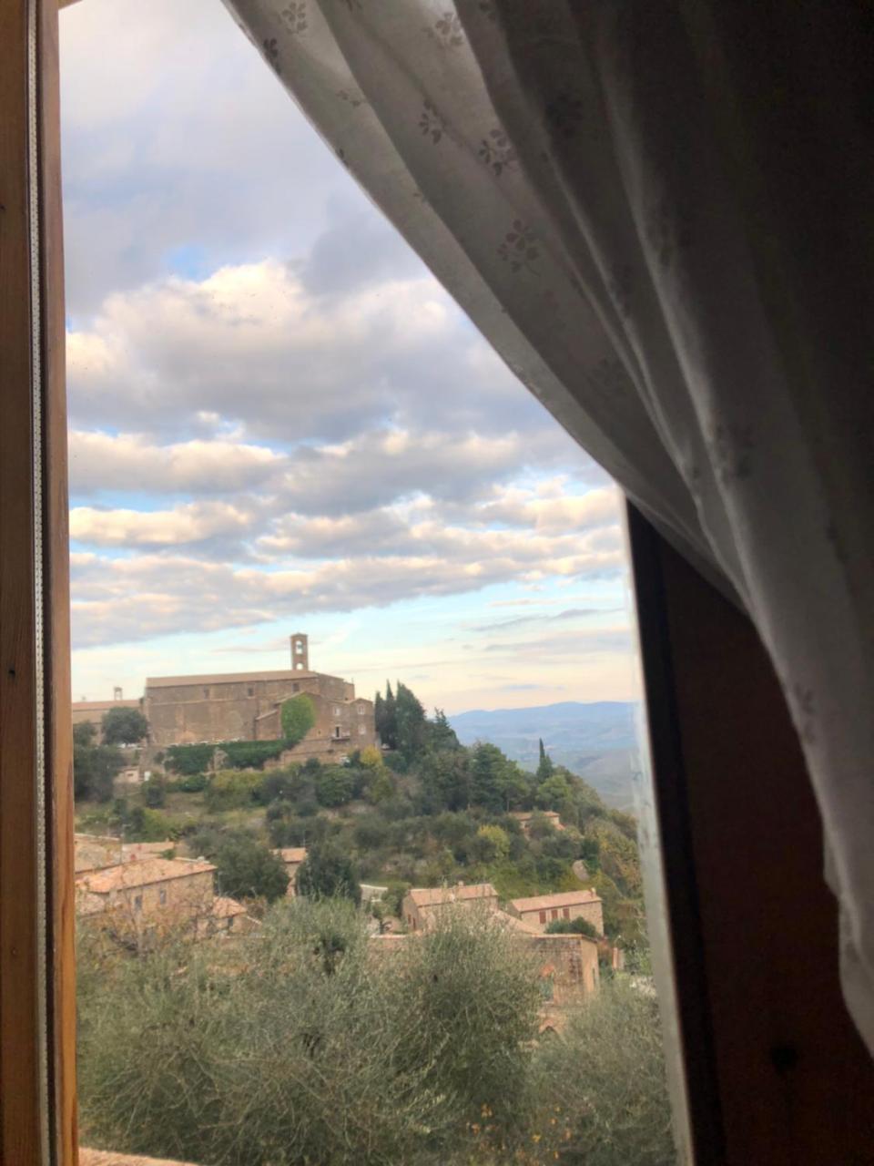 A Tuscan View Hotel Montalcino Kültér fotó